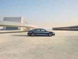 Audi A8 Limousine von der Seite