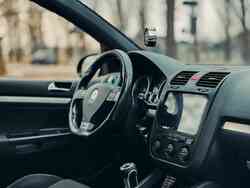 Innenraum eines VW-Fahrzeugs