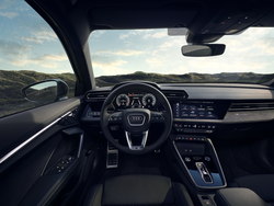 Interieur des Audi A3 aus Fahrerperspektive