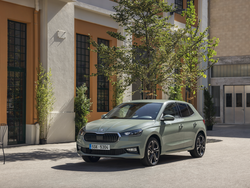 Seitliche Frontansicht des Škoda Fabia